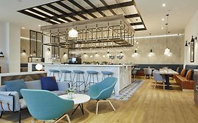 Courtyard By Marriott Luton Airport